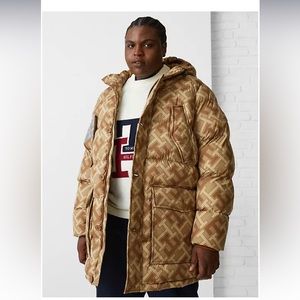 TOMMY HILFIGER
BIG AND TALL MONOGRAM HOODED PARKA. coat is size 4XLT.